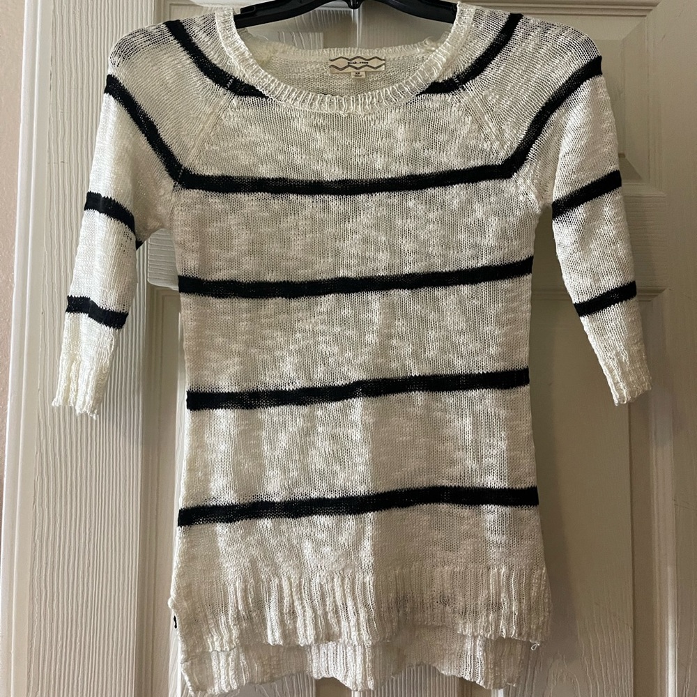 Mesh striped half sleeve